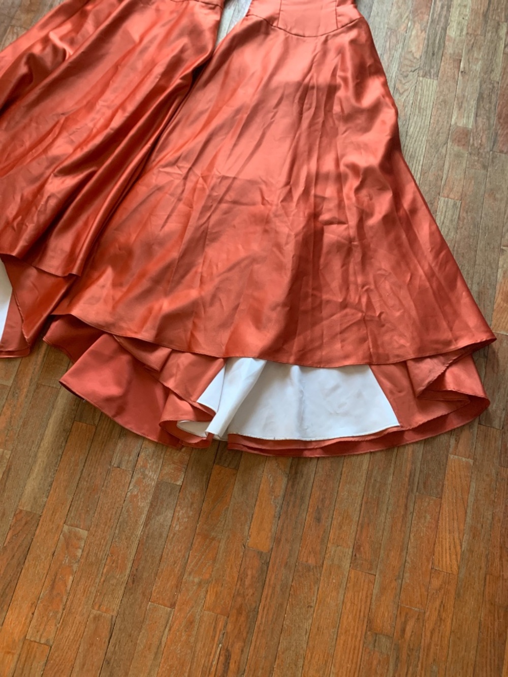 2 Formal Dresses - Picture 2 of 9
